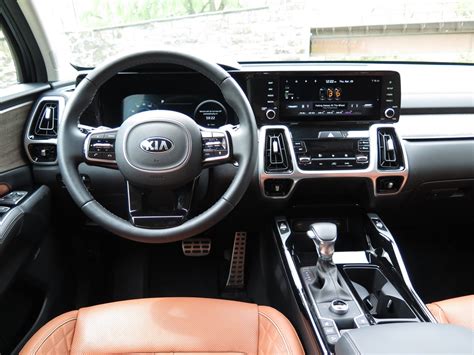 2022 Kia Sorento: 57 Interior Photos | U.S. News