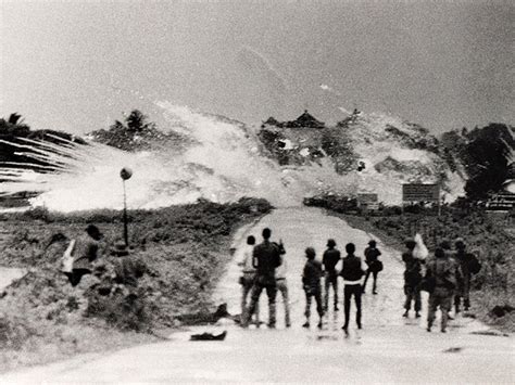 Nick Ut: Photographer Talks Kim Phuc 'Napalm Girl' Photo 42 Years Later ...