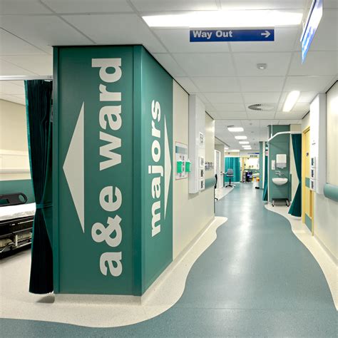 Hospital Wall Protection at Royal Oldham | CS Acrovyn®