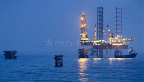 Rigs in the South China Sea Stock Image - Image of flight, danger ...