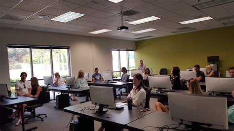 students in the computer lab at interior designers institute