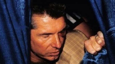 Bret Hart reveals the real story of him punching Vince McMahon