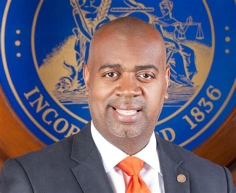 Newark Mayor Gives 2019 State Of City: Jobs, Schools, Inequality ...