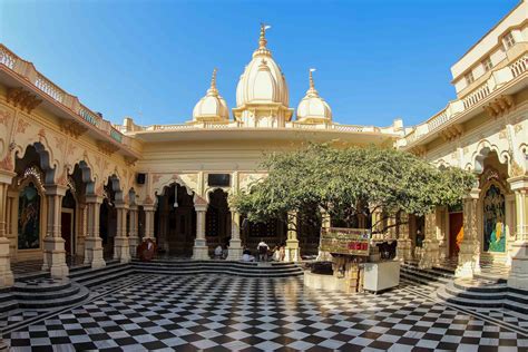 5 Best Dharamshalas in Vrindavan To Stay