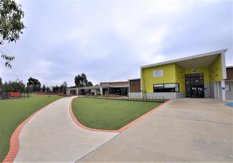 Kororoit Creek Primary School – Amphitheatre – Brocor Landscaping