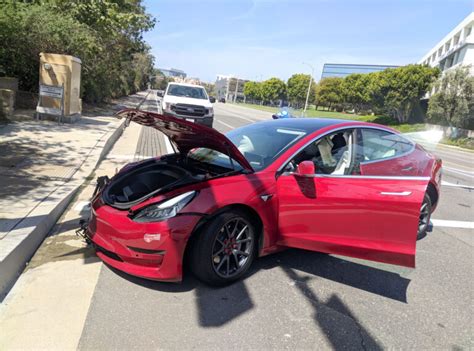 Another Tesla Model 3 crash proves 'it is the safest car ever built ...