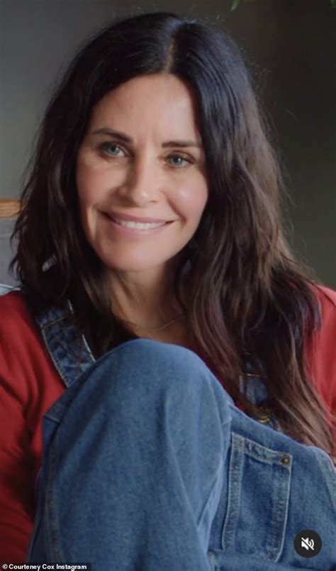 Friends Reunion: Courteney Cox, 56, wears SAME blue overalls and red shirt she wore as Monica ...