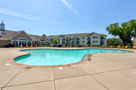 Killian Lakes Apartments & Townhomes - 1800 Killian Lakes Dr | Columbia, SC for Rent | Rent.