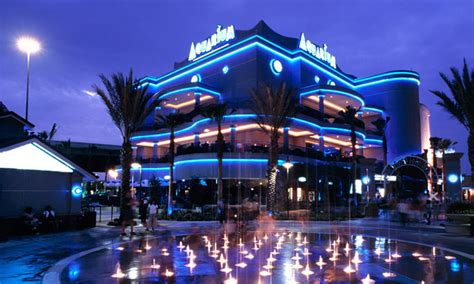 Aquarium Restaurants