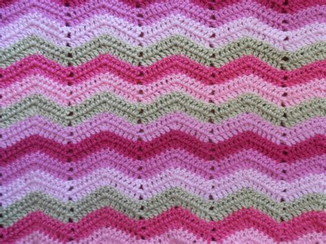 Crafty Friends: Crochet Ripple Blanket