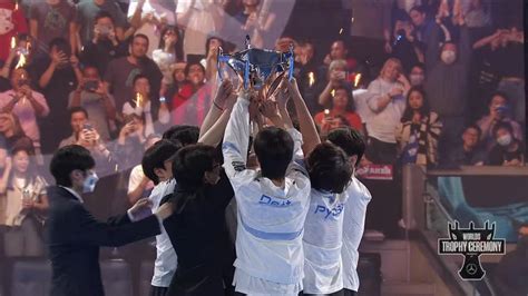Worlds 2022 Finals: DRX upset T1 3-2 to become LoL Worlds Champions