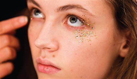 5 Glitter Eye Makeup Looks To Help You Shine This Spring | SELF