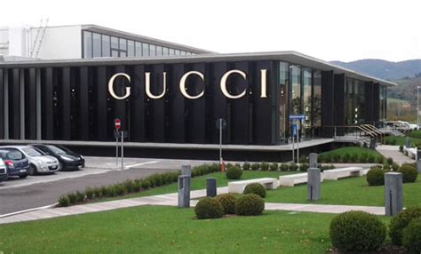 Gucci Outlet Store In Italy | Paul Smith