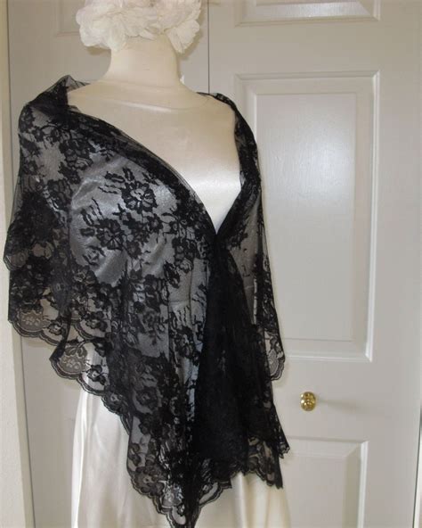 Black Chantilly Lace Shawl