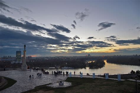 A Yankee-in-Belgrade: SKYWATCH: Sunset from Kalemegdan....