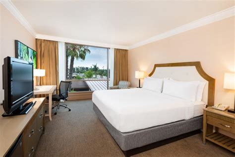 Holiday Inn San Diego Bayside Hotel (San Diego (CA)) - Deals, Photos ...