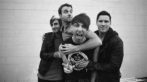 Dear Maria, Count Me In - All Time Low - LETRAS.MUS.BR