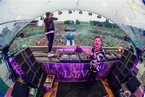 Is Tomorrowland World’s Best Music Festival?