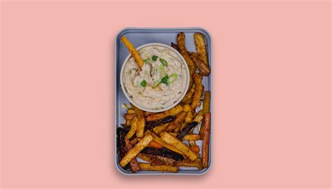 Vegetable chips with a tuna fish dip – License image – 12614459 Image Professionals