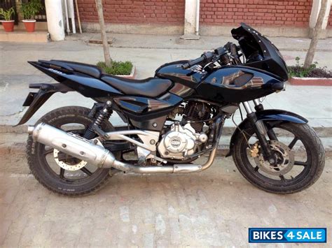 Awesome condition. Picture 1. Black Bajaj Pulsar 220 DTSFi. Album ...