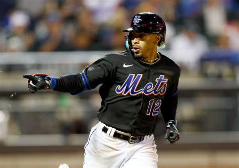 Mets vs. Phillies odds, picks: Back these Mets bets on strong offense