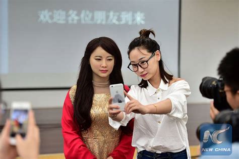 PERGHHH CANTIK WOII! Robot Manusia Ciptaan Pertama China Paling Cantik & Boleh Memahami ...