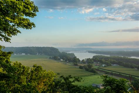 15 Scenic Trails for Hiking in Iowa - Midwest Explored