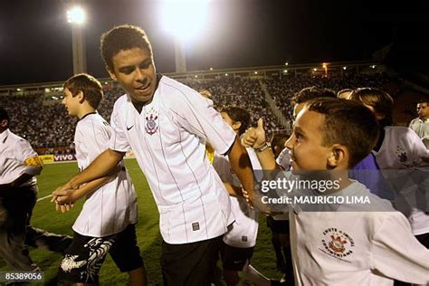 69 Ronaldo Nazario Soccer Player Injury Stock Photos, High-Res Pictures ...