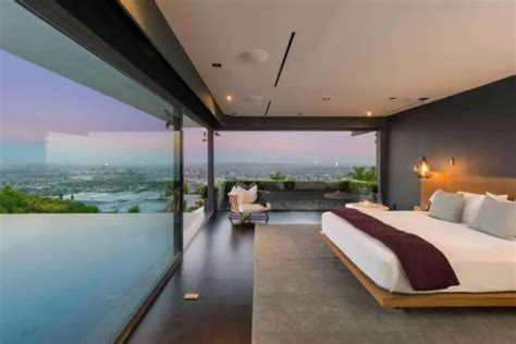 Friends Star Matthew Perry Sells Swanky $13.5M Pad in the Hollywood ...