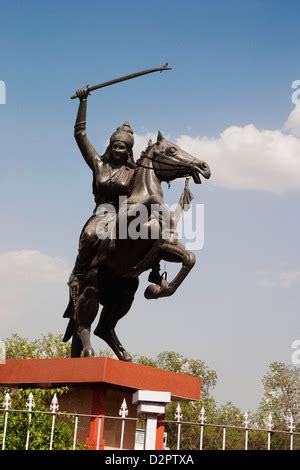 Statue of Rani Lakshmibai, Rani Lakshmi bai, Lakshmibai Park, Jhansi ...