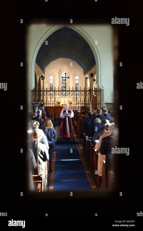 Inside dagenham parish church in dagenham hi-res stock photography and ...