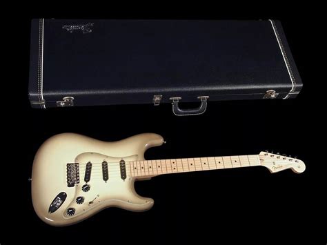 Eric Clapton Antigua 10th Anniversary Crossroads Stratocaster - FUZZFACED