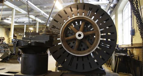 Metal lathe used to produce flywheels - Sounds Of Changes