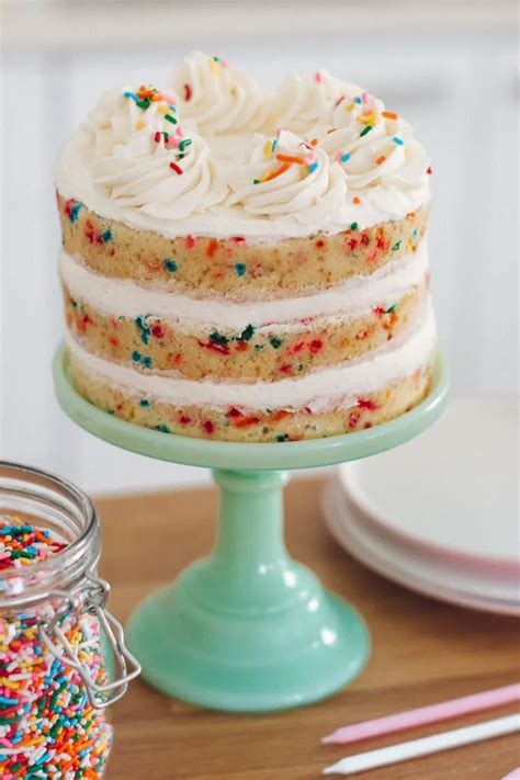 Funfetti Cake | Recipe in 2020 | Cake recipes, Funfetti cake, Homemade cakes