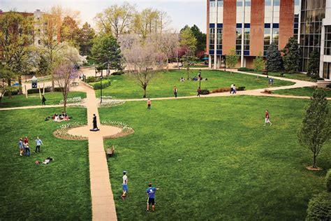 Saint Louis University's St. Louis Campus : SLU - Saint Louis University