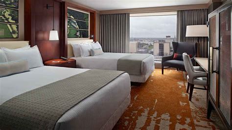 Hotel Rooms in Louisville, KY | Omni Louisville Hotel