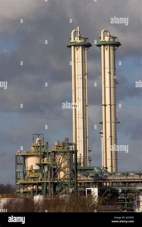 Dow chemical plant hi-res stock photography and images - Alamy