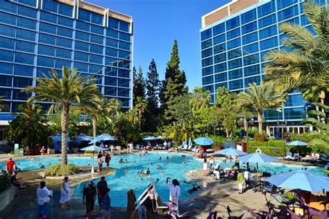 Disneyland Hotel Pool | DVCinfo Community