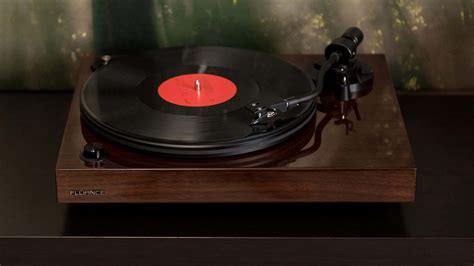 Fluance RT82 Review – The Perfect Beginner or Budget Turntable? – RecordSoundPro