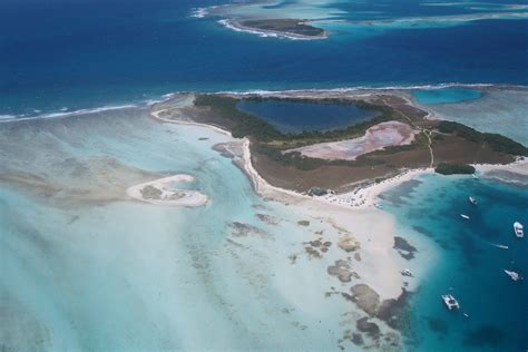 Enjoy Los Roques. Among Top 5 Best beaches in the Caribbean