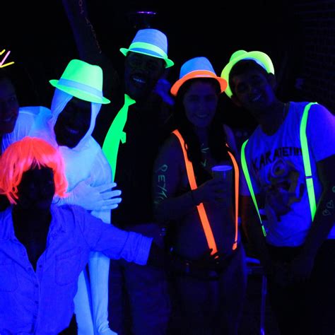 demode.me | Neon party, Glow party, Uv photography