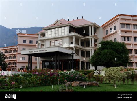 Hauptgebäude der Amrita Universität Campus in Ettimadai, Coimbatore, Tamil Nadu, Indien ...