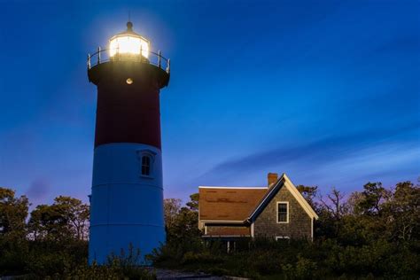 10 Tips and Techniques for Photographing Lighthouses at Night | Night photography, Lighthouse ...