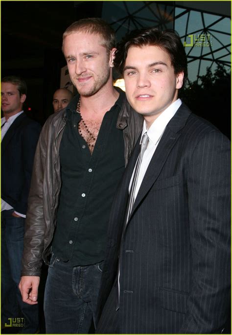 Emile Hirsch - 'Into the Wild' Reviews: Photo 605491 | Photos | Just Jared: Celebrity News and ...