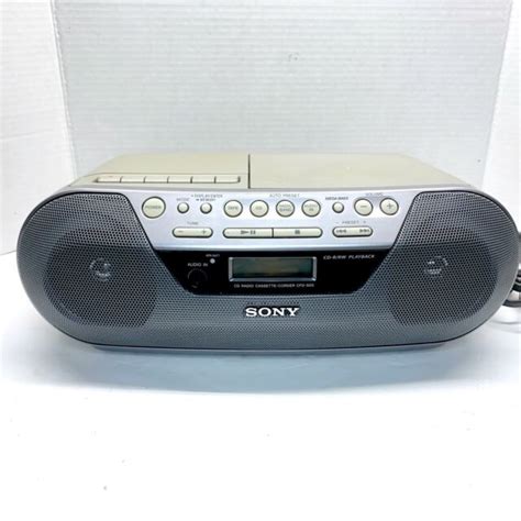 Sony CFD-S05 CD/Headphone Jack/CD-R Playback/Radio/CD-RW Playback ...