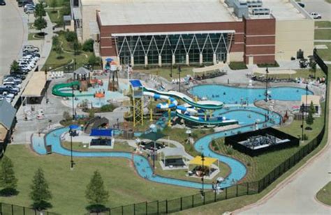 'Jaws' Swims to the Frisco Athletic Center for a Dive-In Movie on July ...