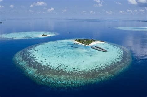 How is an Atoll Formed? (with pictures)