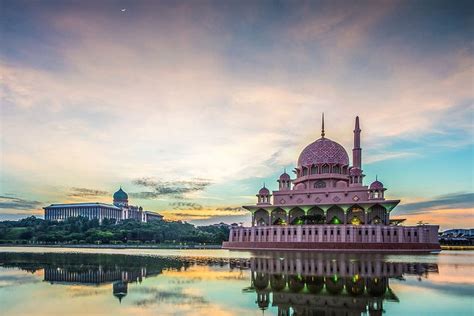 Putrajaya City Tour from Kuala Lumpur with Sight Seeing Cruise 2023 ...