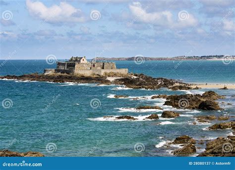 Saint Malo beach and sea stock image. Image of house - 28080137