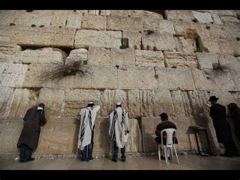 The story of the Wailing Wall, Jerusalem, Israel - YouTube